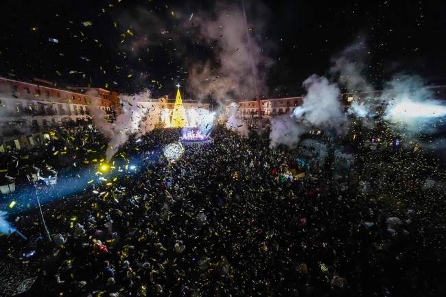 Gran Cabalgata de Reyes de Luz 2023 - Espectáculo aéreo Grupo Puja!