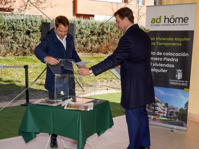 Colocada la primera piedra de las 150 viviendas de la 1ª fase del Plan Vivienda Alquiler para Torrejoneros que construye el Ayuntamiento de Torrejón de Ardoz 