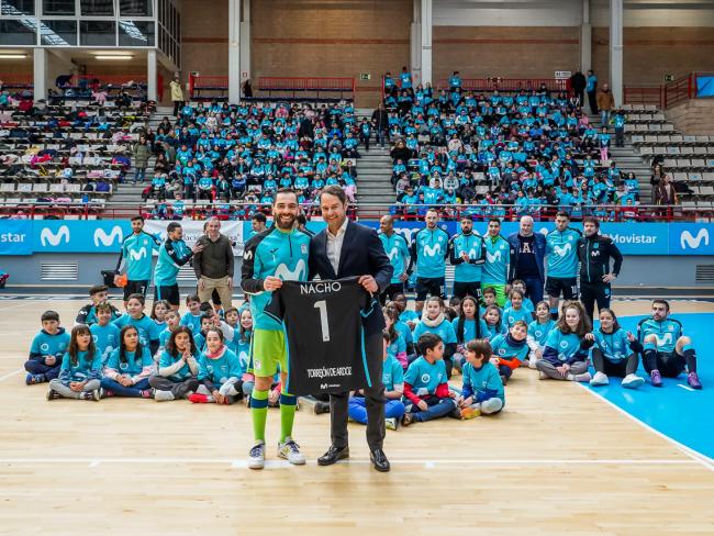Cerca de mil escolares de Torrejón de Ardoz han disfrutado junto a los jugadores de Movistar Inter FS de la Gira Movistar Megacracks