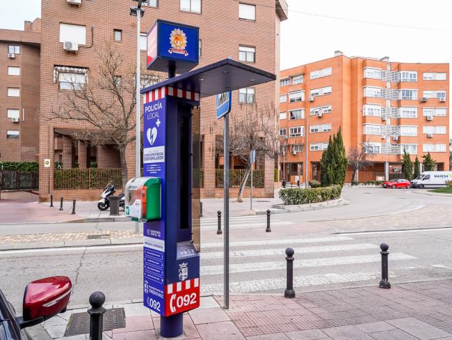 Torrejón de Ardoz, Ciudad Cardioprotegida, instala 10 nuevos desfibriladores semiautomáticos en los Puntos de Encuentro de Policía Local
