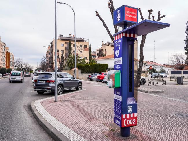 Torrejón de Ardoz, Ciudad Cardioprotegida, instala 10 nuevos desfibriladores semiautomáticos en los Puntos de Encuentro de Policía Local