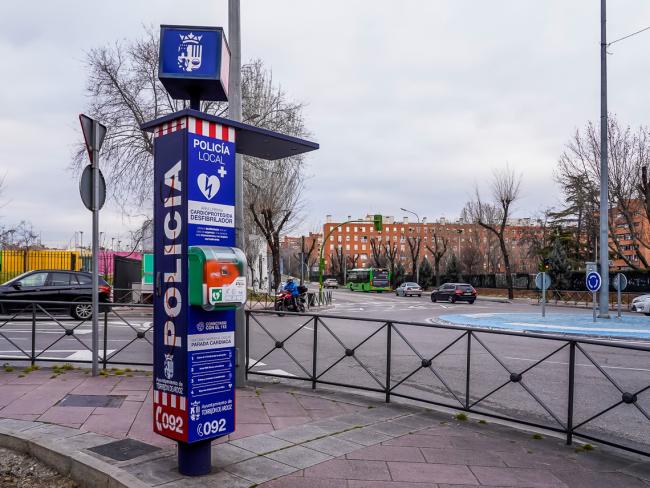 Torrejón de Ardoz, Ciudad Cardioprotegida, instala 10 nuevos desfibriladores semiautomáticos en los Puntos de Encuentro de Policía Local