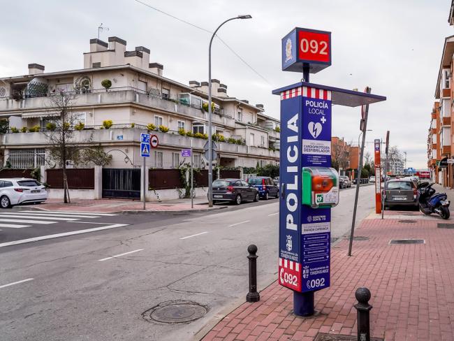 Torrejón de Ardoz, Ciudad Cardioprotegida, instala 10 nuevos desfibriladores semiautomáticos en los Puntos de Encuentro de Policía Local