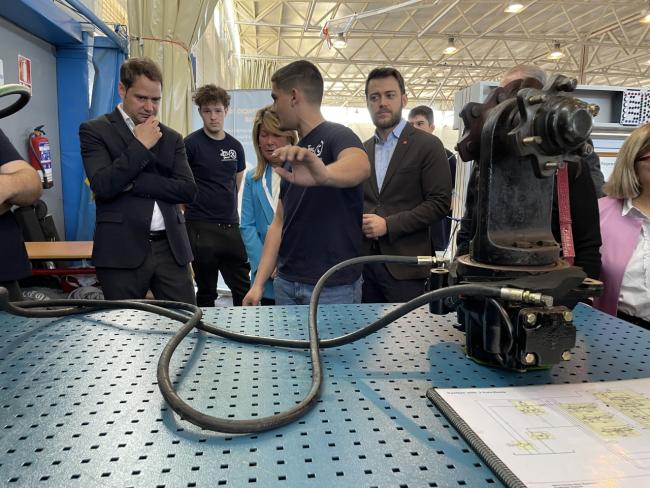 Torrejón de Ardoz acoge la III Feria de las Profesiones del Henares, en la que participan 2.500 jóvenes, que han podido conocer las profesiones más demandas del momento