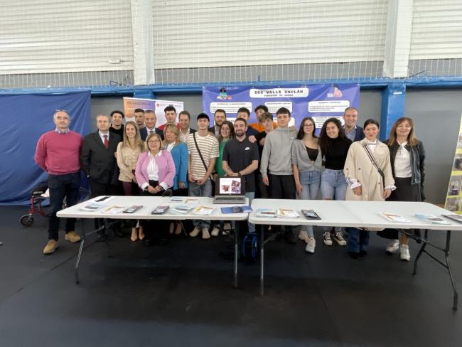 Torrejón de Ardoz acoge la III Feria de las Profesiones del Henares, en la que participan 2.500 jóvenes, que han podido conocer las profesiones más demandas del momento