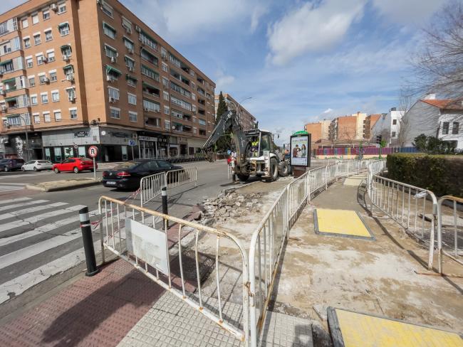 Construcción de nueva glorieta en avenida Virgen de Loreto con calle Viñas