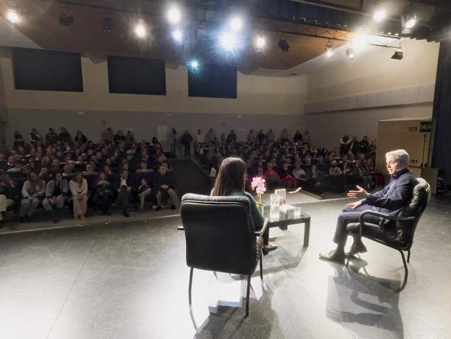 Gran éxito de la presentación de la primera novela del conocido periodista y presentador, Vicente Vallés, “Operación Kazán”