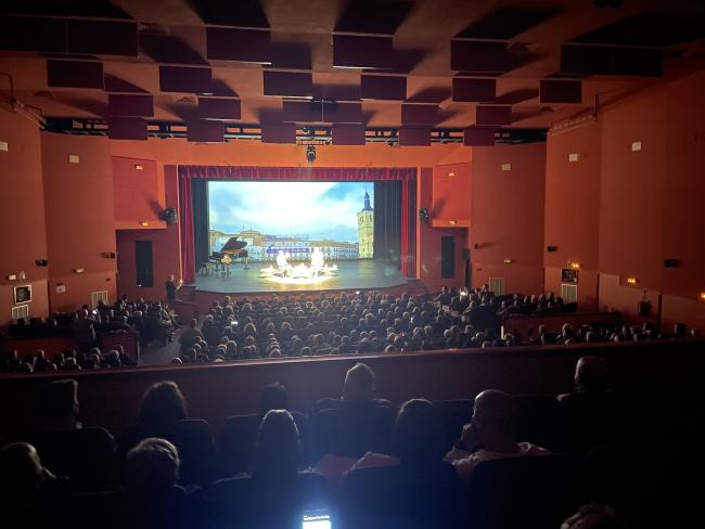 El alcalde, Ignacio Vázquez, con el torrejonero Jorge Garbajosa, presidente de la FEB, realizaron un emotivo recorrido por el proceso de transformación y mejora de la ciudad en el acto central del “Plan Ciudad: Torrejón Tiene +  Futuro"