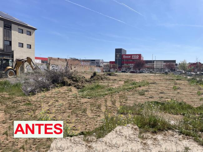Aparcamiento en barrio Girasol, entre calle Río Guadalquivir con avenida Constitución