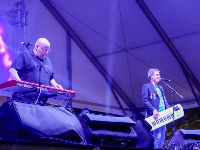 Festival Locos X los 80 - Un pingüino en mi ascensor