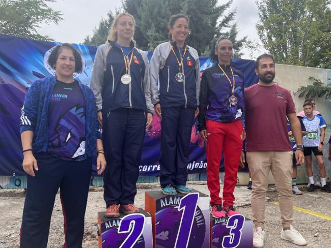 La campeona del mundo de boxeo y concejala de Turismo del Ayuntamiento de Torrejón de Ardoz, Miriam Gutiérrez, invitada a la entrega de premios del Alameda Trail Madrid