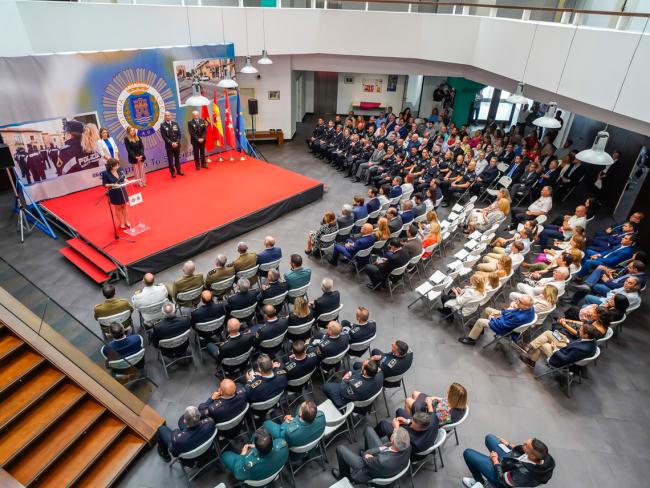 Salón de actos de la Jefatura de Policía Local de Alcalá
