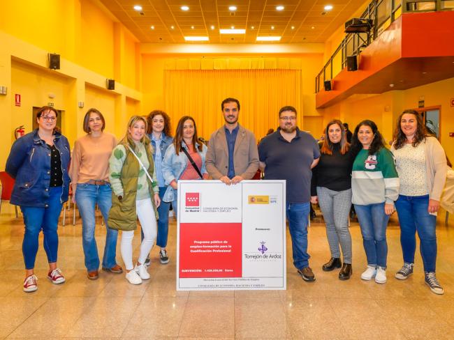 El Ayuntamiento de Torrejón de Ardoz ha contratado a 60 torrejoneros que desarrollarán tareas de mantenimiento, limpieza, administrativas y de mejoras en la ciudad