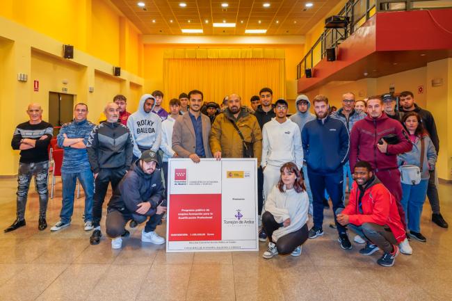 El Ayuntamiento de Torrejón de Ardoz ha contratado a 60 torrejoneros que desarrollarán tareas de mantenimiento, limpieza, administrativas y de mejoras en la ciudad