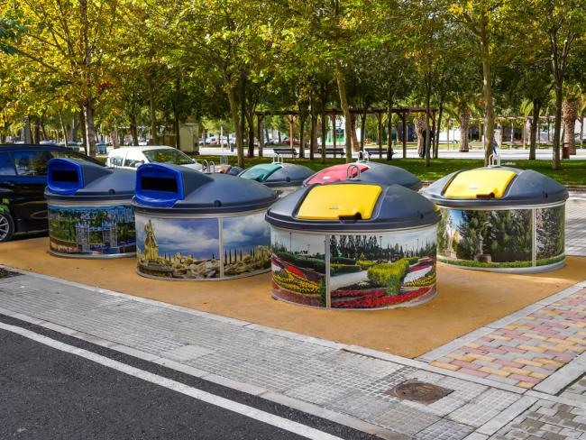 Paseo de la Democracia 7 (isla con 7 contenedores).