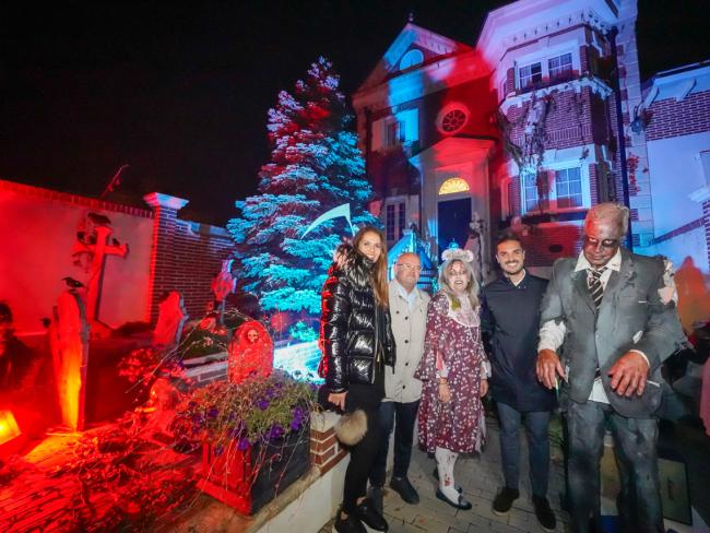 El alcalde, Alejandro Navarro, el primer teniente de alcalde, Valeriano Díaz, y la  edil de Igualdad y Festejos, María Eugenia Gil, en la Casa del Reloj