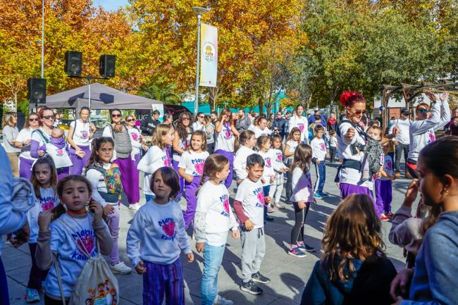 Gran afluencia de familias en las divertidas actividades celebradas con motivo del Día Mundial de la Infancia 