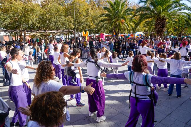 Gran afluencia de familias en las divertidas actividades celebradas con motivo del Día Mundial de la Infancia 