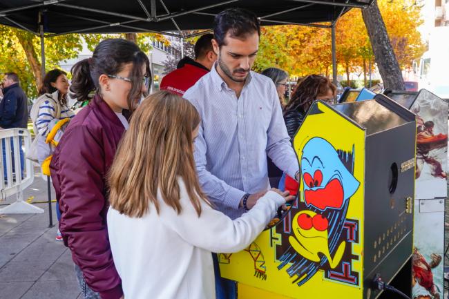 Gran afluencia de familias en las divertidas actividades celebradas con motivo del Día Mundial de la Infancia 