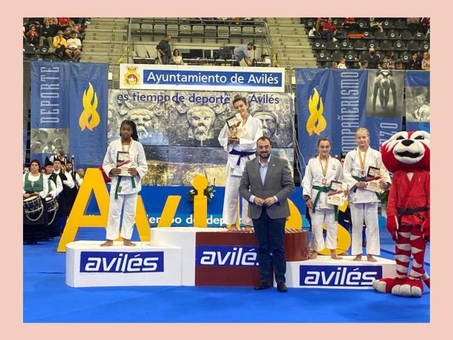 Claudia Beltrán, campeona en -63 kilos en la Supercopa de España infantil