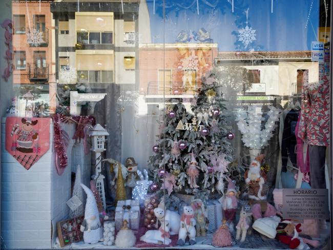 Premio especial del Jurado con una dotación de 150 euros y diploma al titular del comercio Bazar Jing Chen situado en Avda. de la Constitución, 5