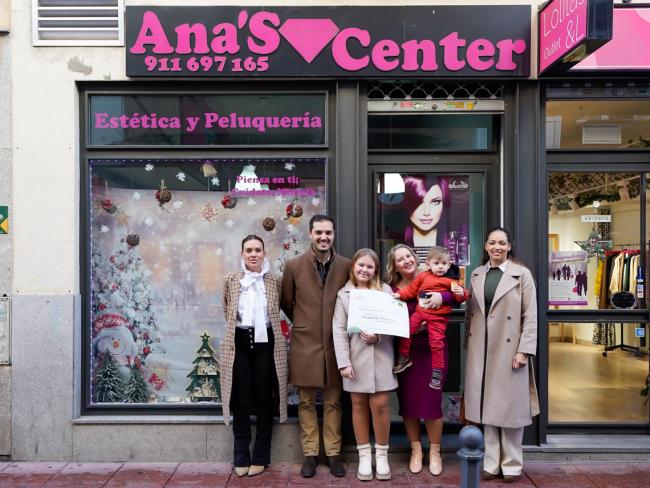 Premio especial del Jurado con una dotación de 150 euros y diploma al titular del comercio Ana´s Center situado en C/ San Isidro, 1