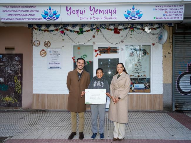 Cuarto premio dotado con 150 euros y diploma al titular del comercio Yoqui Yemayá situado en C/ Hilados, 14 posterior local 6