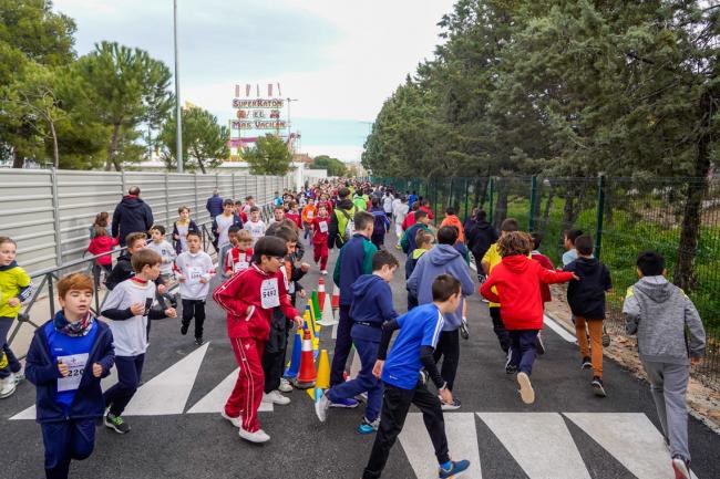 La XXXVI Carrera Popular de la Constitución batió todos los récords de participación con más de 5.000 corredores de todas las edades