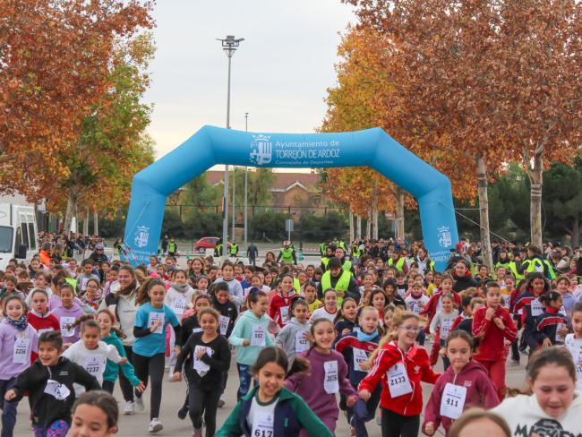 La XXXVI Carrera Popular de la Constitución batió todos los récords de participación con más de 5.000 corredores de todas las edades