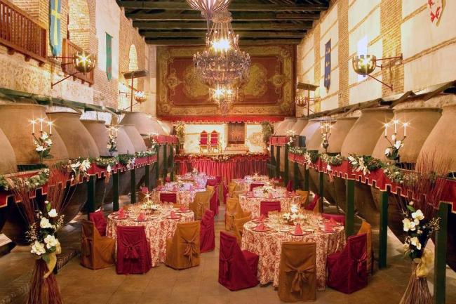 Sus salones conservan la majestuosidad de sus salones que recuerdan a un palacio