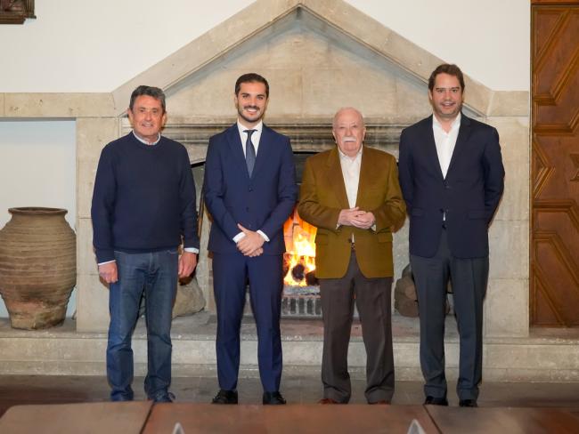 El alcalde, Alejandro Navarro Prieto, con los exalcaldes socialistas, José Pina y Francisco García Lorca, y el popular Ignacio Vázquez, consejero delegado de Metro de Madrid