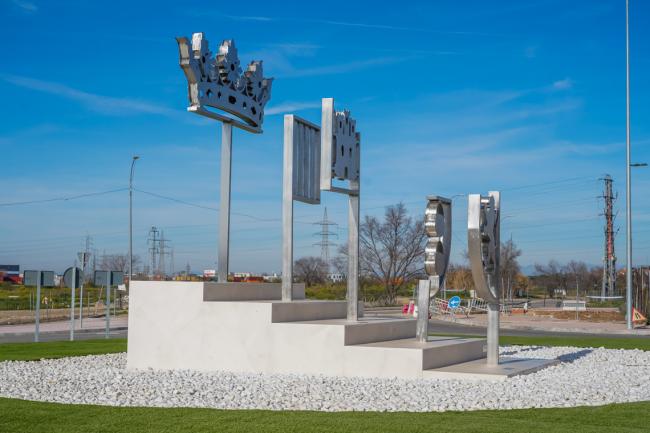 La nueva gran escultura “Escudo Torrejón”