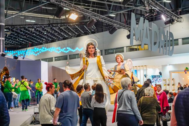 Los Ángeles Navideños Gigantes en el stand de Madrid  
