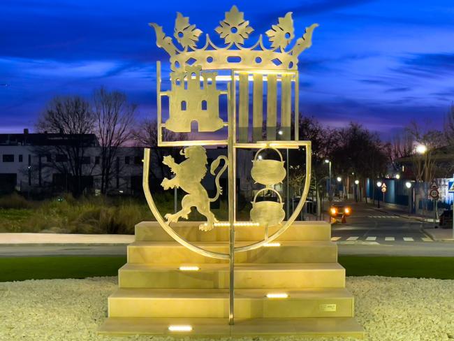 La nueva gran escultura “Escudo Torrejón”