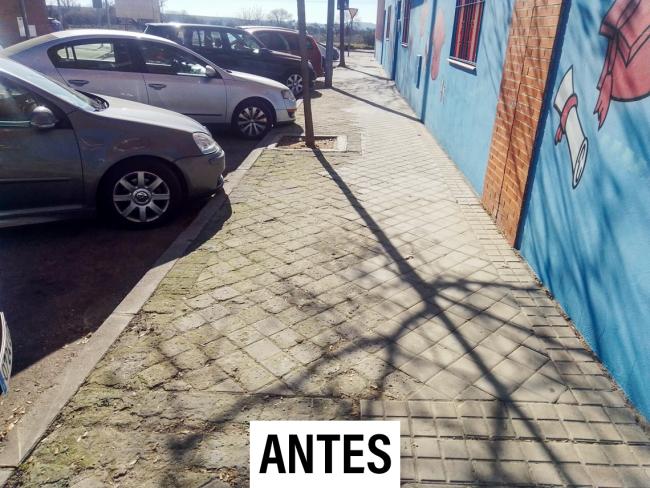 Antes del acerado de Avenida de Los Fresnos  