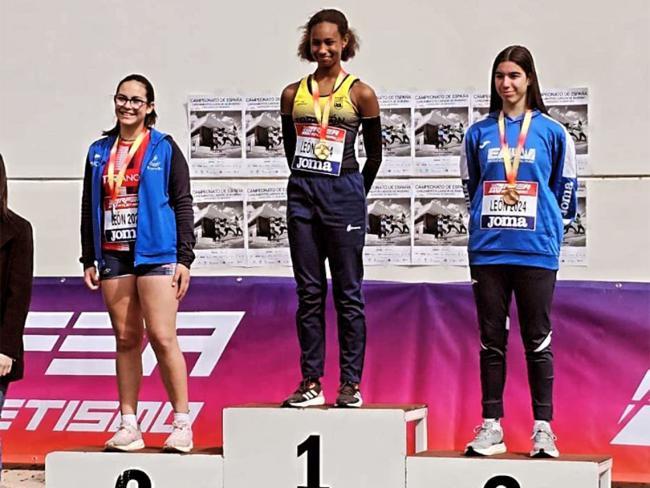 La atleta torrenera, Eva Marie Pauline, campeona de España sub-16 en lanzamiento de disco 