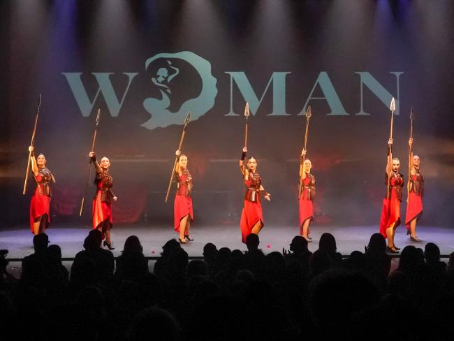 Un momento del espectáculo “Woman”, By Aarón Vivancos