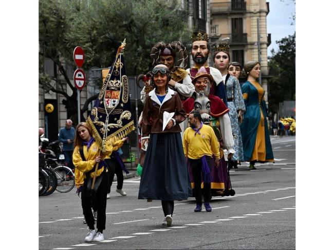 La Comparsa de Gigantes y Cabezudos de Torrejón de Ardoz durante el desfile 