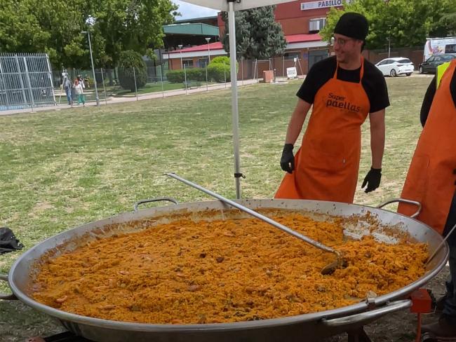 Reparto de paella