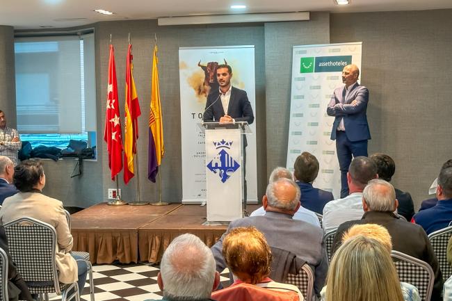 El alcalde, Alejandro Navarro, dirigiendo unas palabras a los asistentes