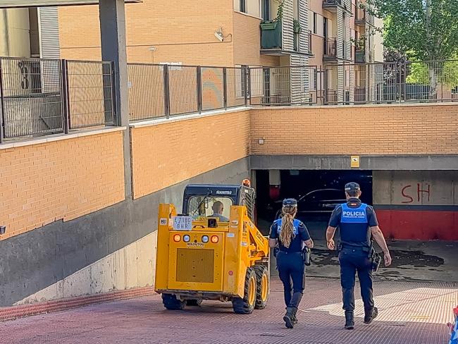 Se han retirado los vehículos abandonados de los garajes de las promociones
