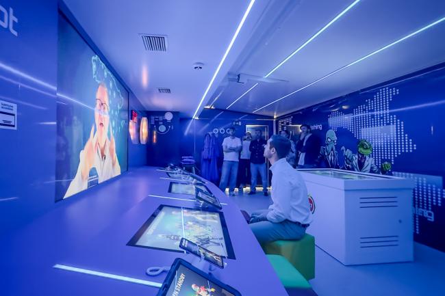 La Plaza Mayor de Torrejón de Ardoz acoge la exposición “Experiencia PassVRord” sobre ciberseguridad y el uso responsable de las redes sociales 