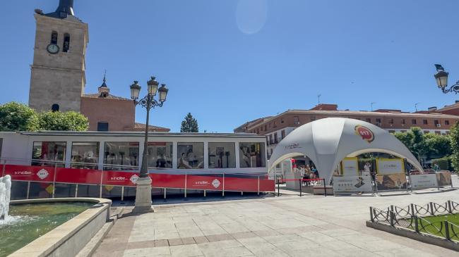 La exposición estará hasta el sábado por la mañana en la Plaza Mayor