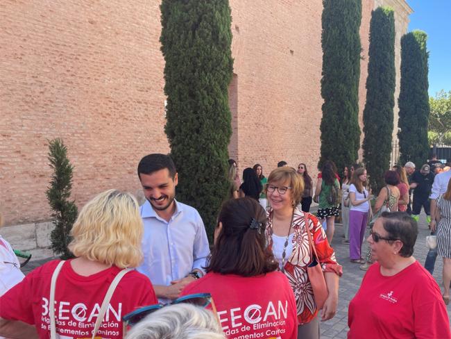 El Ayuntamiento de Torrejón de Ardoz ha contratado a 60 torrejoneros que están desarrollando tareas de mantenimiento, limpieza, administrativas y de mejoras en la ciudad