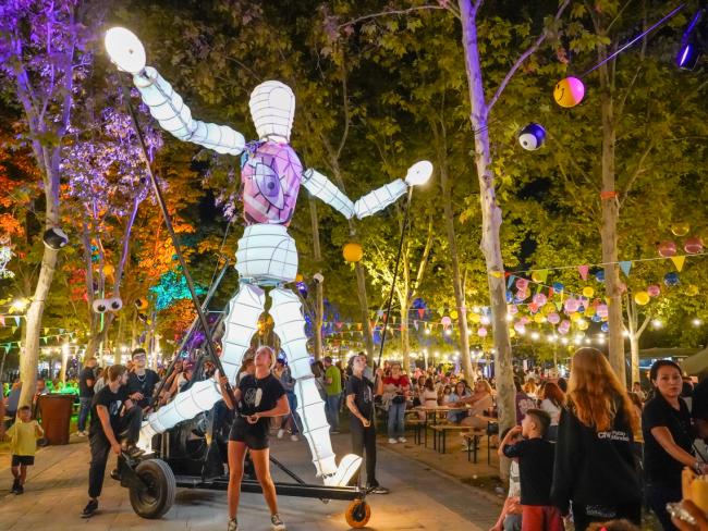 ARTY! WORLD, el Market + divertido
