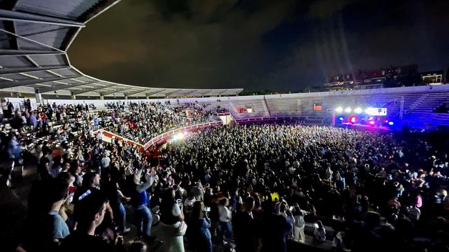 El público bailando y cantando al ritmo de la mejor música electrónica en el Torrejón Sound Festival 2024