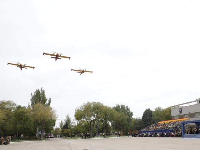El alcalde, Alejandro Navarro Prieto, asiste al acto conmemorativo del 19 aniversario de la Unidad Militar de Emergencias en la Base Aérea de Torrejón de Ardoz, presidido por Su Majestad la Reina Doña Sofía