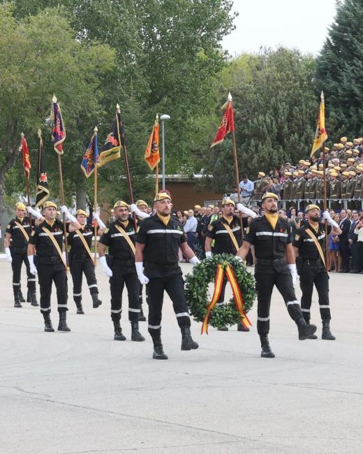 El alcalde, Alejandro Navarro Prieto, asiste al acto conmemorativo del 19 aniversario de la Unidad Militar de Emergencias en la Base Aérea de Torrejón de Ardoz, presidido por Su Majestad la Reina Doña Sofía