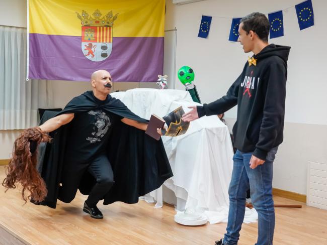 Un momento de la representación de la obra “Aliens”