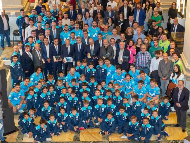 El evento contó con la presencia de numerosas personalidades e integrantes de la cantera de Movistar Inter que acompañaron a los jugadores y cuerpo técnico del primer equipo